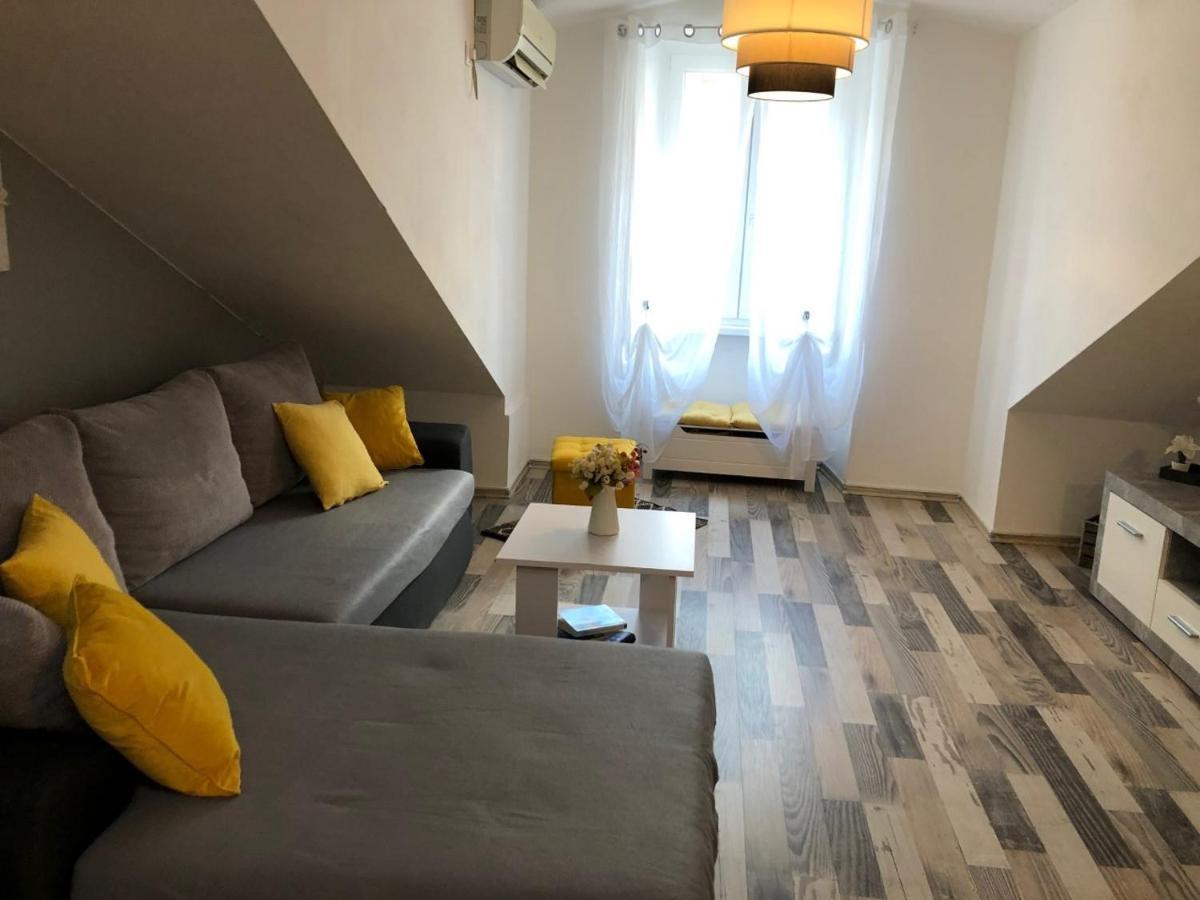 Charming Rijeka City Center Apartment Renee Exterior photo
